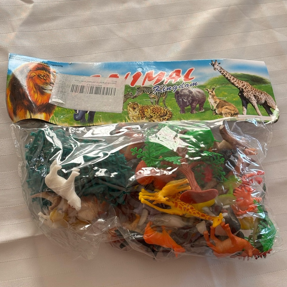 Jungle Animals Figurines, Toys and Playset Cupcake Topper (NWOT)